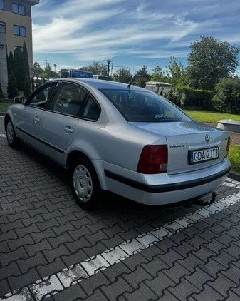 Volkswagen Passat cena 5500 przebieg: 182000, rok produkcji 1998 z Chojnice małe 137